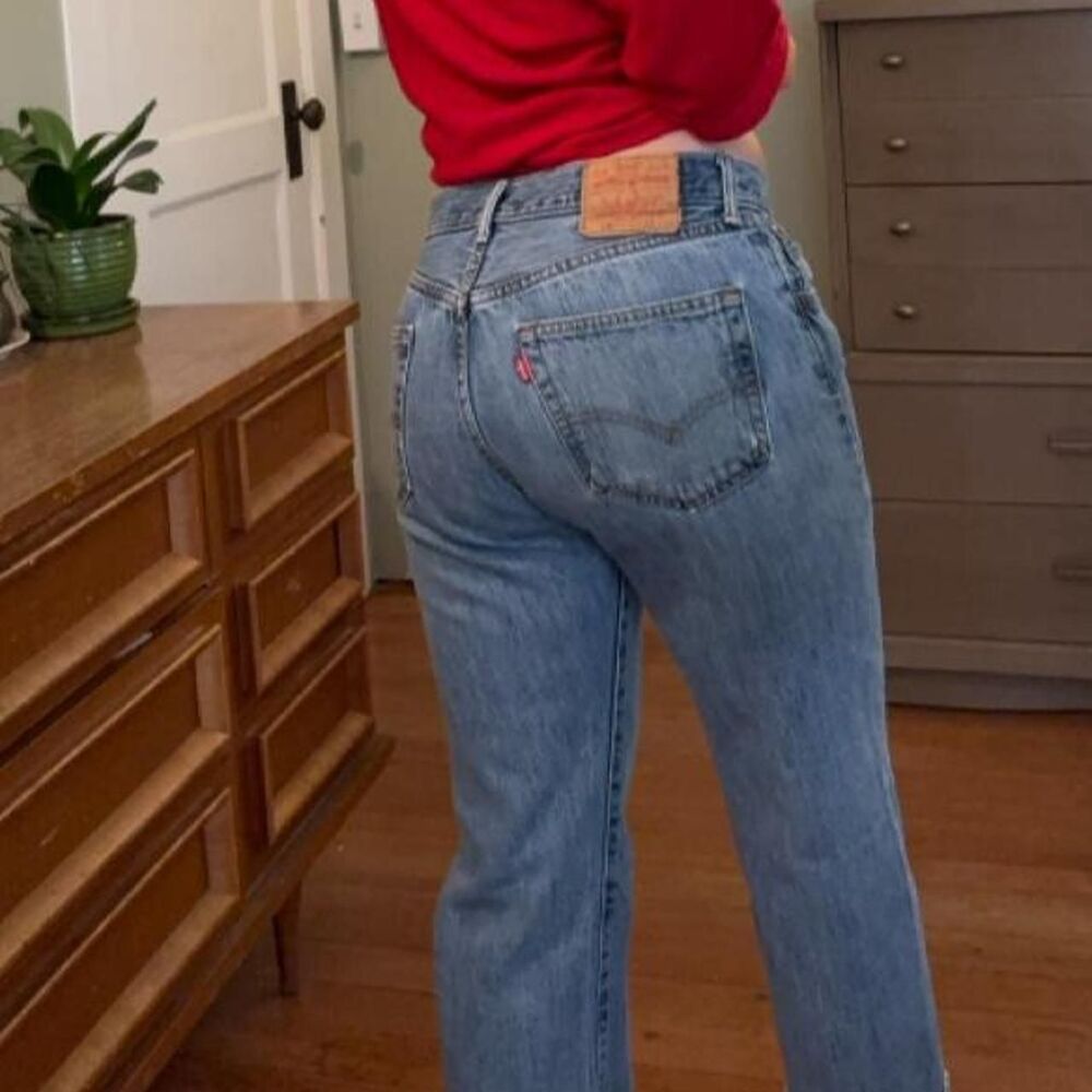 Levi’s 501s in a light/medium wash. 32x34.